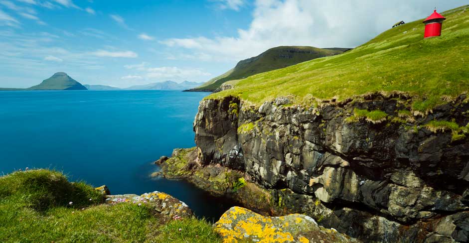 wunderschöne Landschaft auf den Färöer Inseln