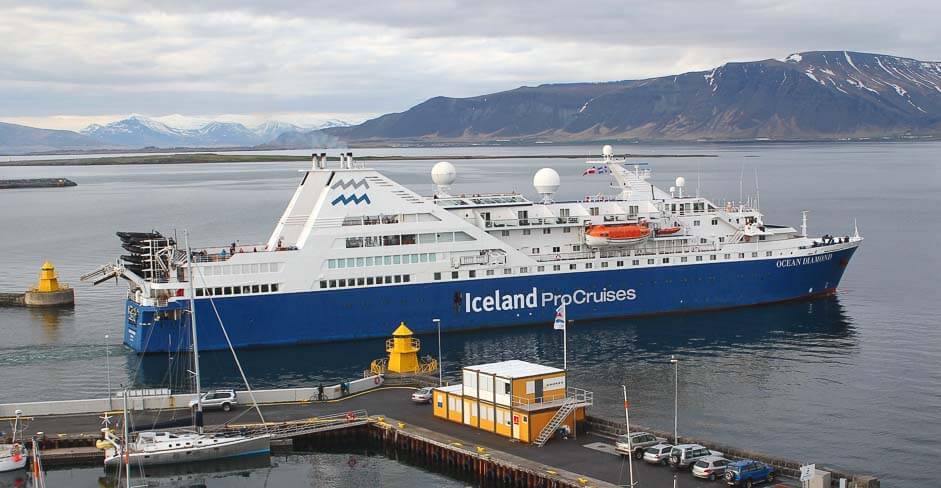 MS Ocean Diamond im Hafen in Reykjavik MS Ocean Diamond im Hafen in Reykjavik