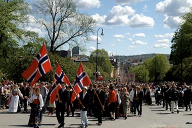 Norweger zelebrieren den Nationalfeiertag, Quelle: Visit Norway, Nancy Bundt