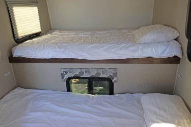 Betten im Camper JS in Island