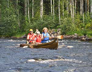 Ein tolles Erlebnis für die ganze Familie - eine Kanufahrt in Nordkarelien - Eräkeskus Wilderness Lodge