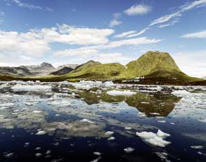 Diskobucht mit Eisbergen bei Ilulissat in Grönland