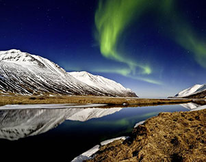 Nordlichter über dem Heðinsfjorður