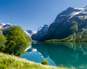 Norwegen Berg am Fjord