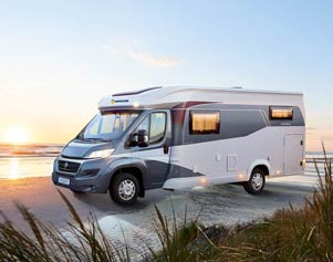 Camper in Norwegen am Strand