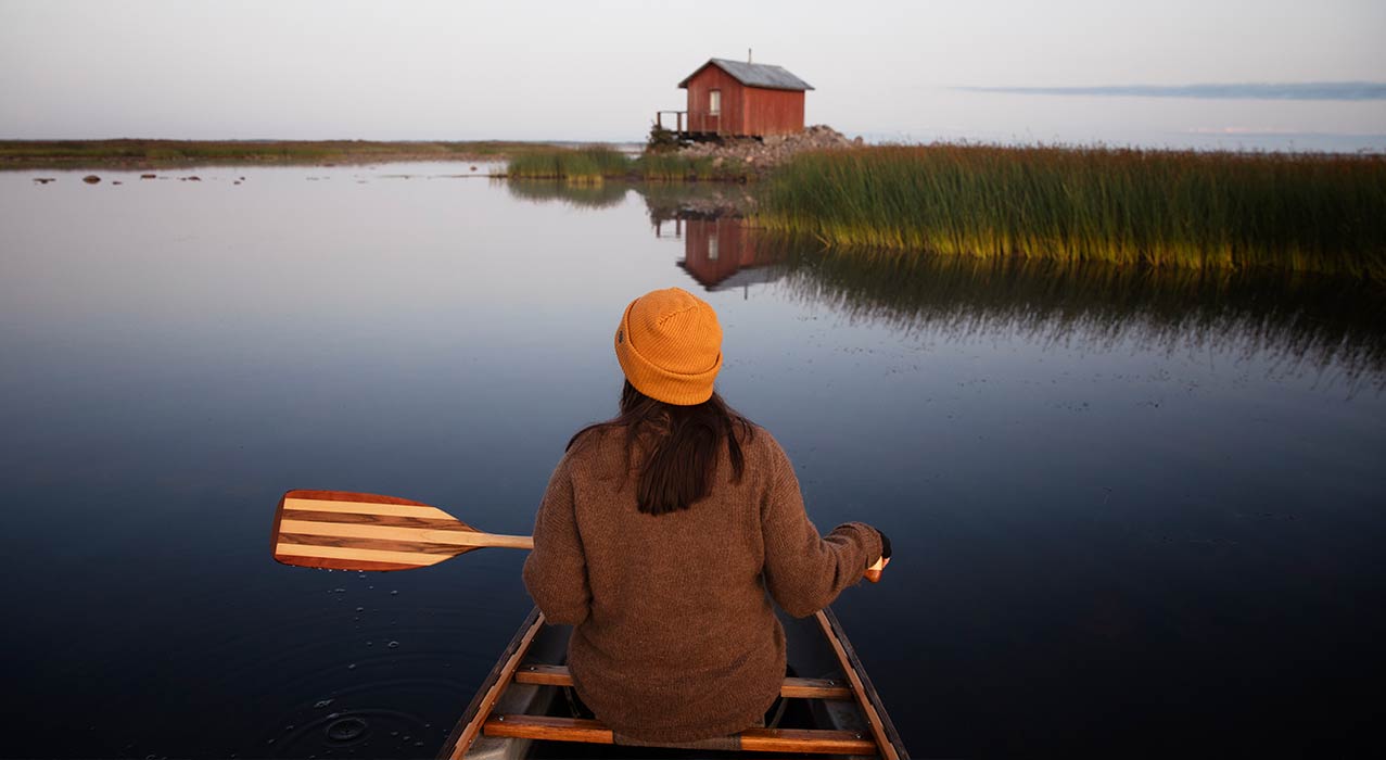 Entspannte Bootstour auf einem finnischen See - Visit Finland