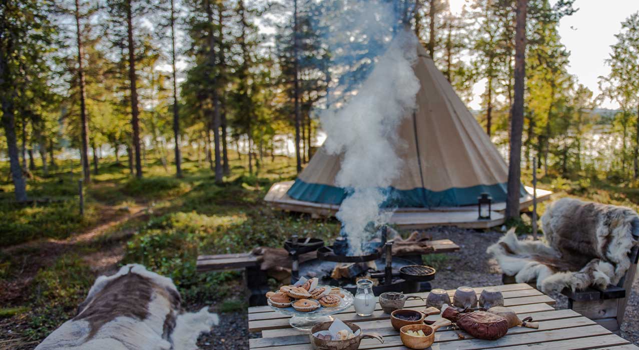 Samicamp in der Natur - Lennart Pittja visitsweden.se