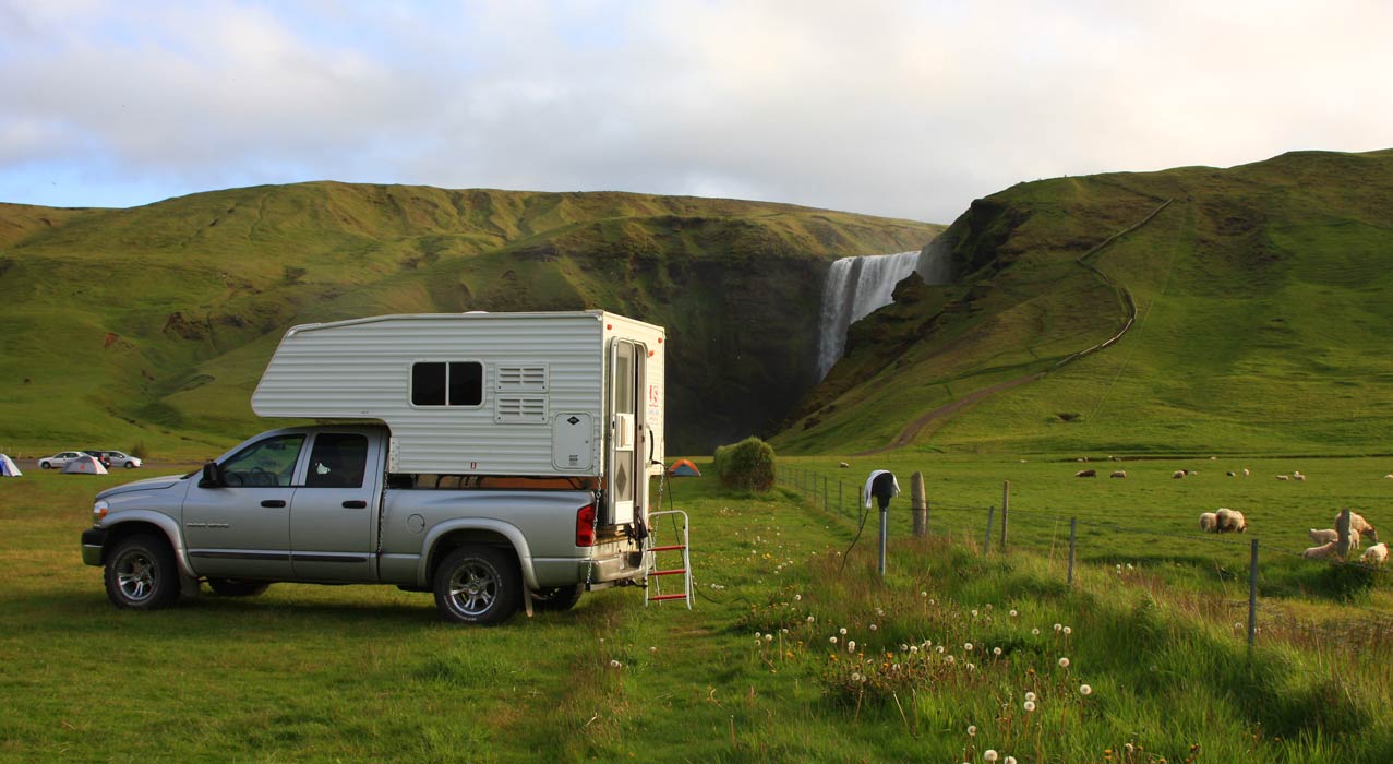 Hochland-Camper JS Dodge Ram in Island