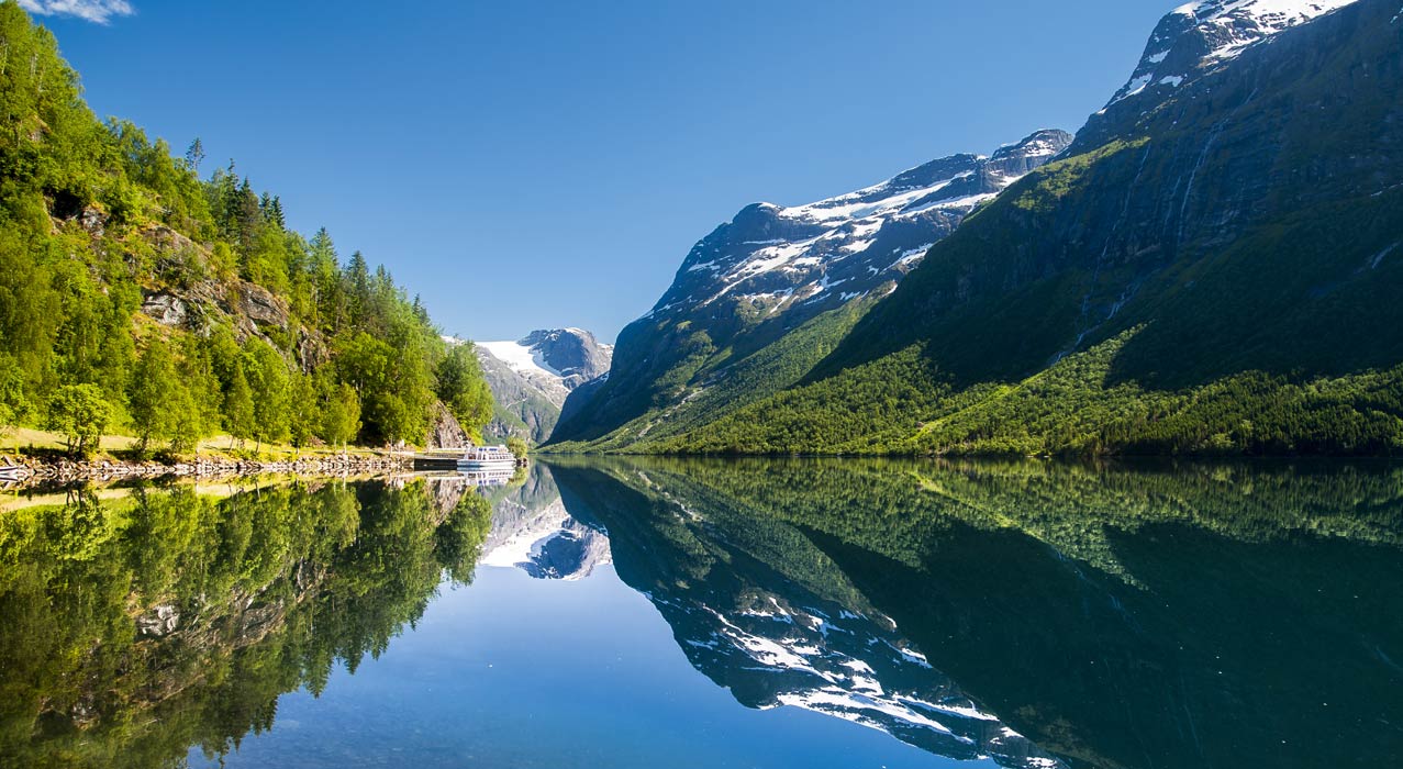 Der See am Briksdalsbreen ist ein Must-See auf Ihrer Norwegenreise.