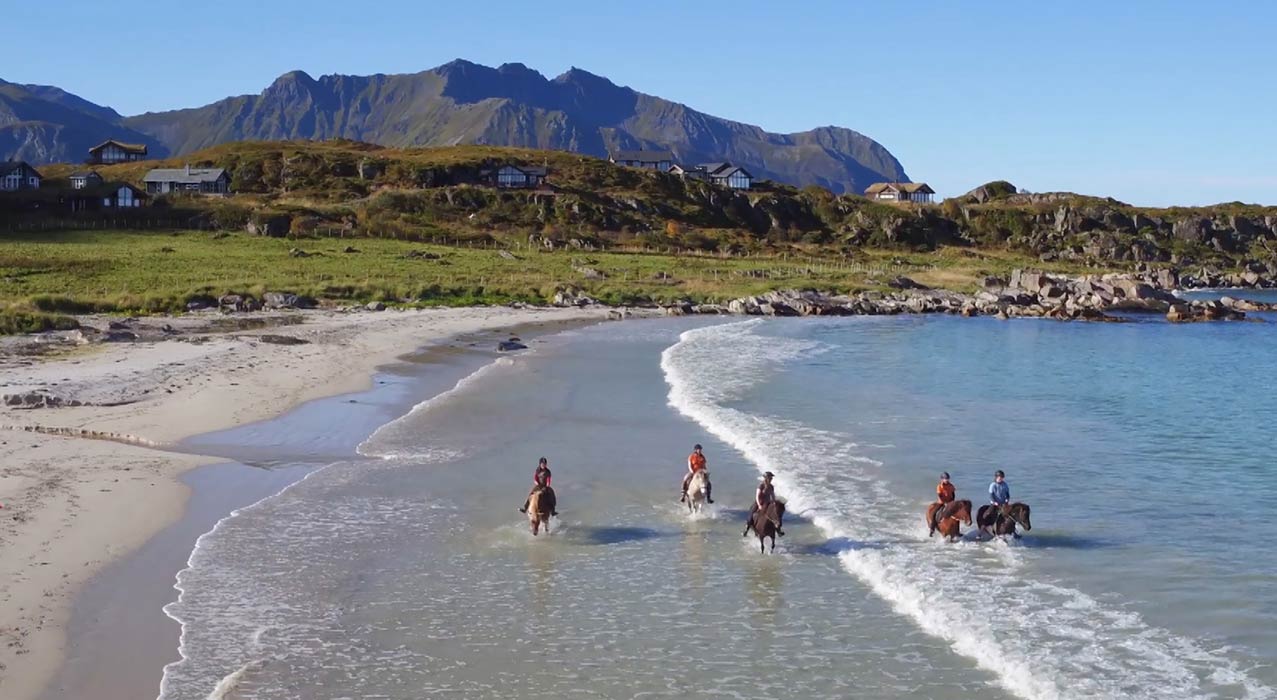 Ein Ritt in der traumhaften Umgebung der Lofoten ist für Gross & Klein ein besonderes Erlebnis