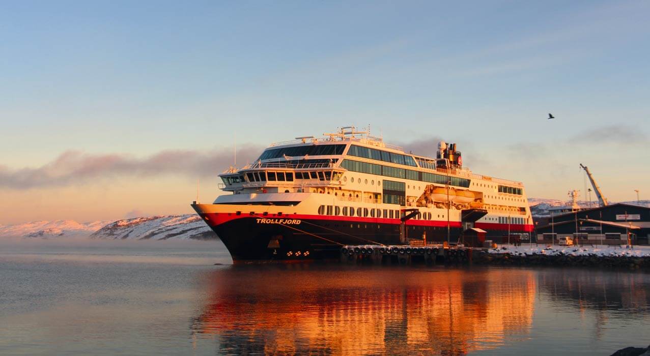Fahrt mit der Hurtigruten im Winter