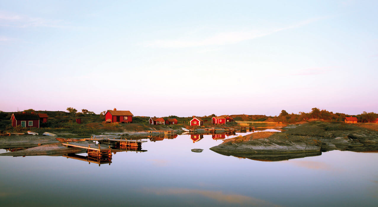 Typische rote Holzhäuser in Schweden, Quelle: imagebank-sweden.se